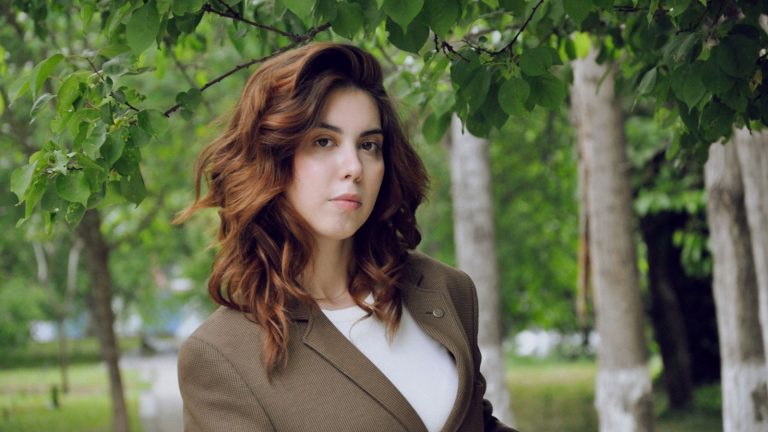 Wavy cheveux : comment obtenir des ondulations naturelles sans abîmer sa fibre